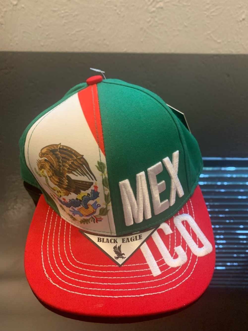 Brand New with tags Mexico Flag Snapback Hat - Green Red White